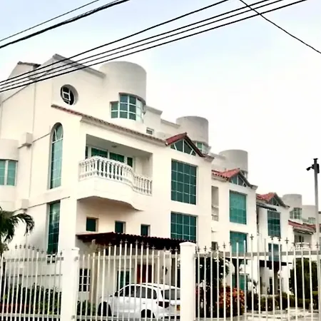 Casa De Lujo En Privado Por