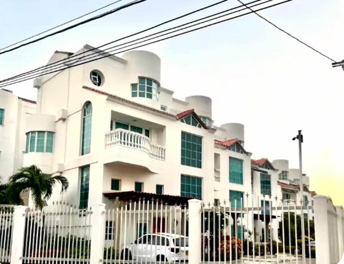 Casa De Lujo En Privado Por